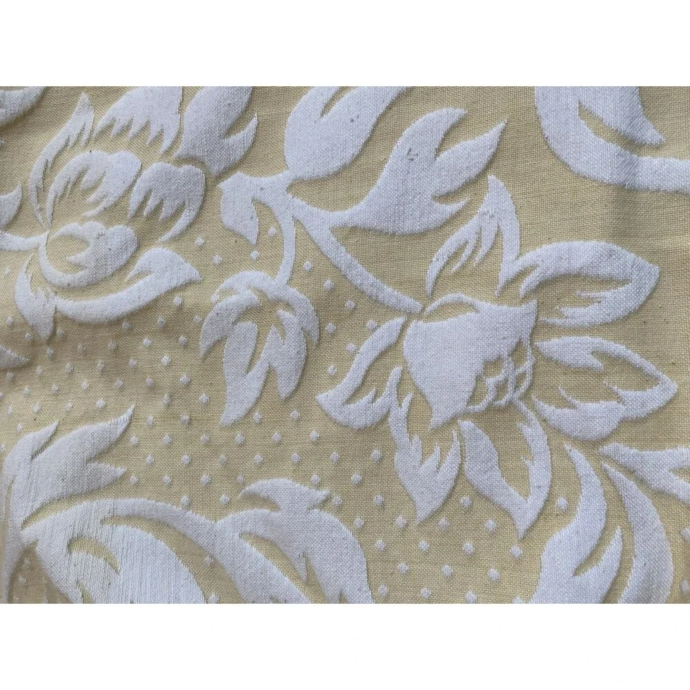 Vintage Yellow & White Damask Textured Matelassé Coverlet Jacquard Twin Blanket